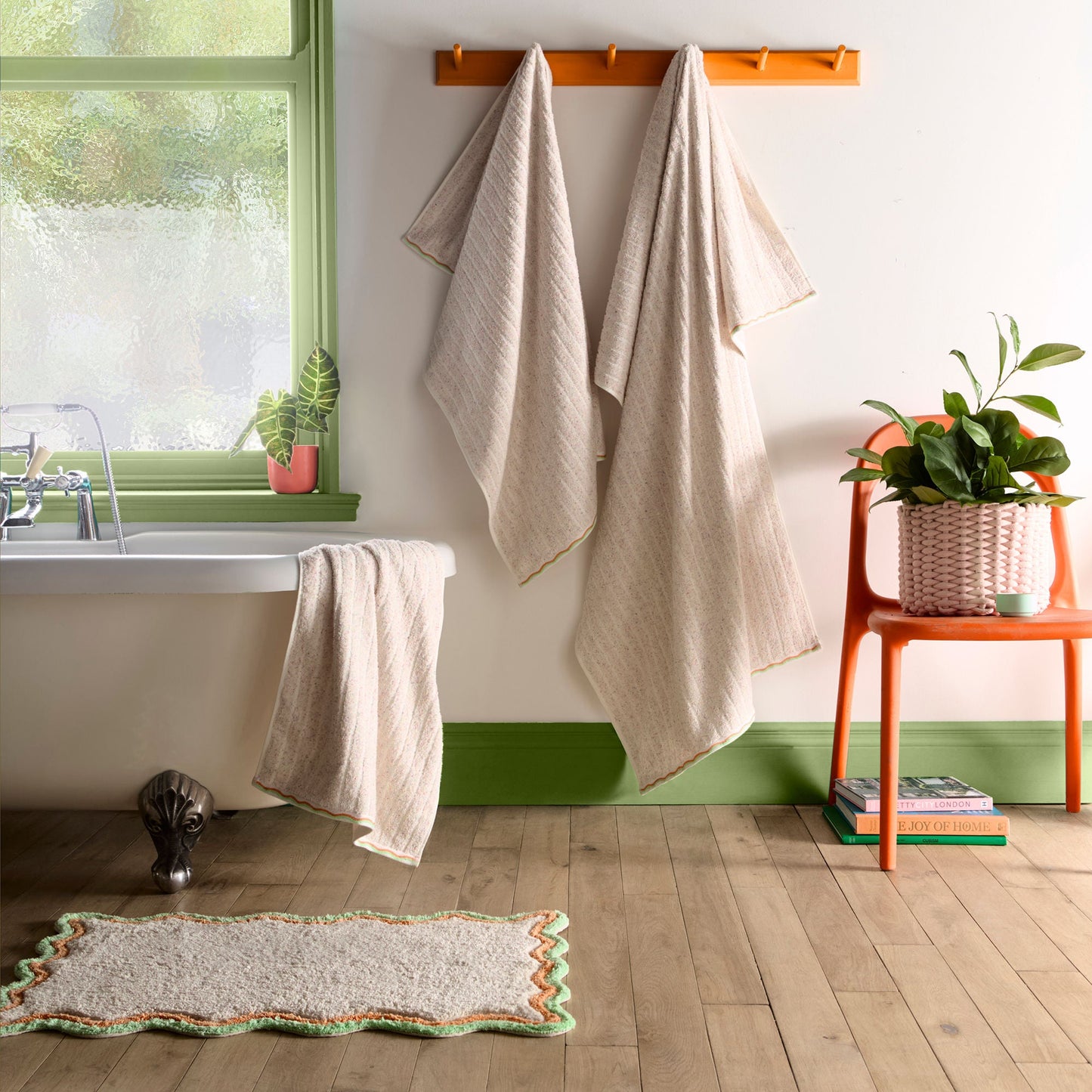 Scallop Bath Mat in Multi