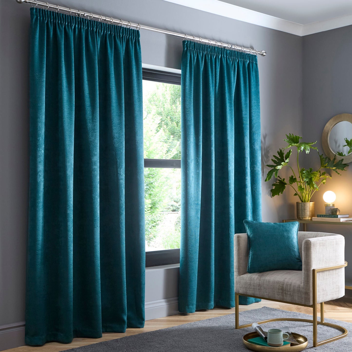 Strata Cushion in Dark Green/New Green