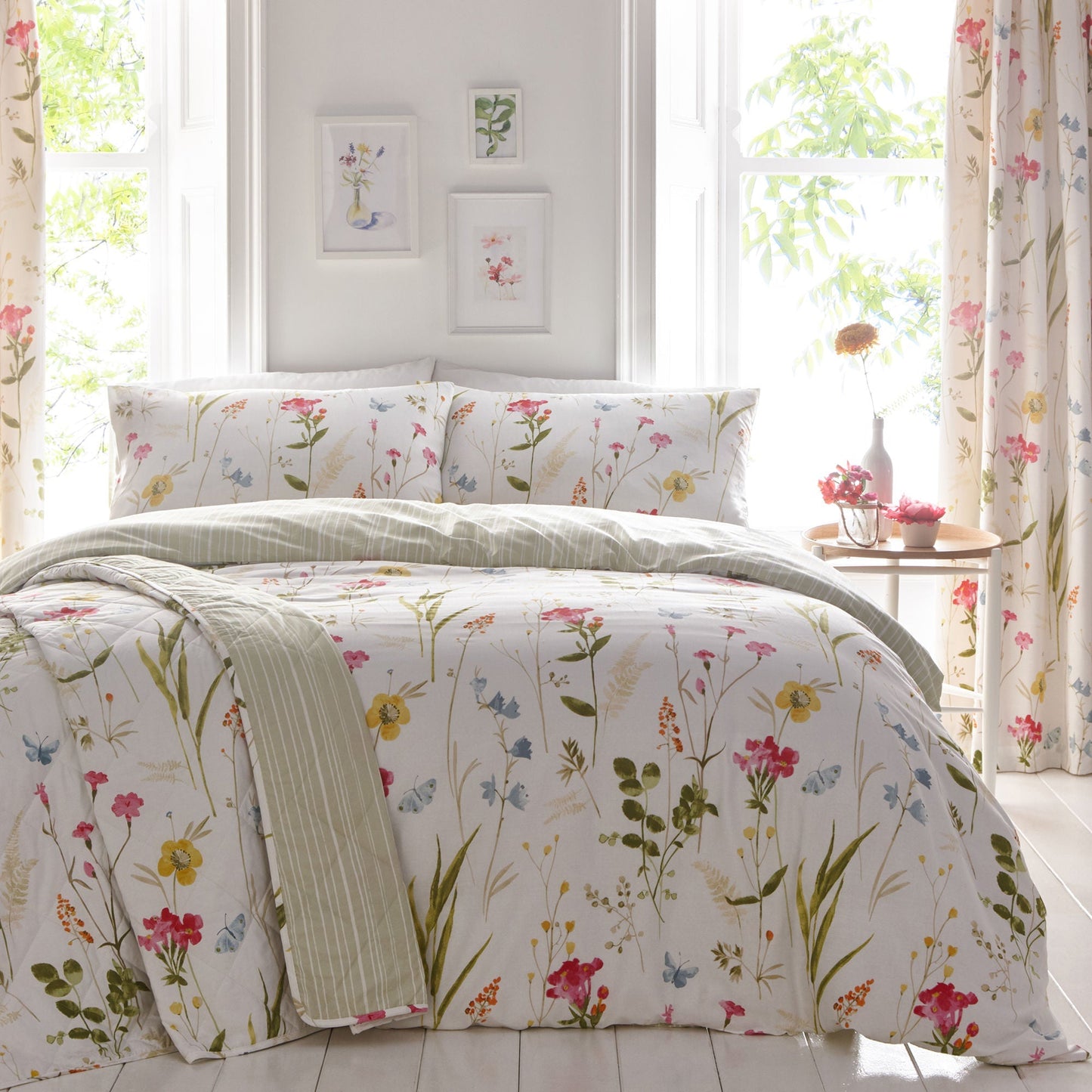 Spring Glade Bedspread in Multicolour