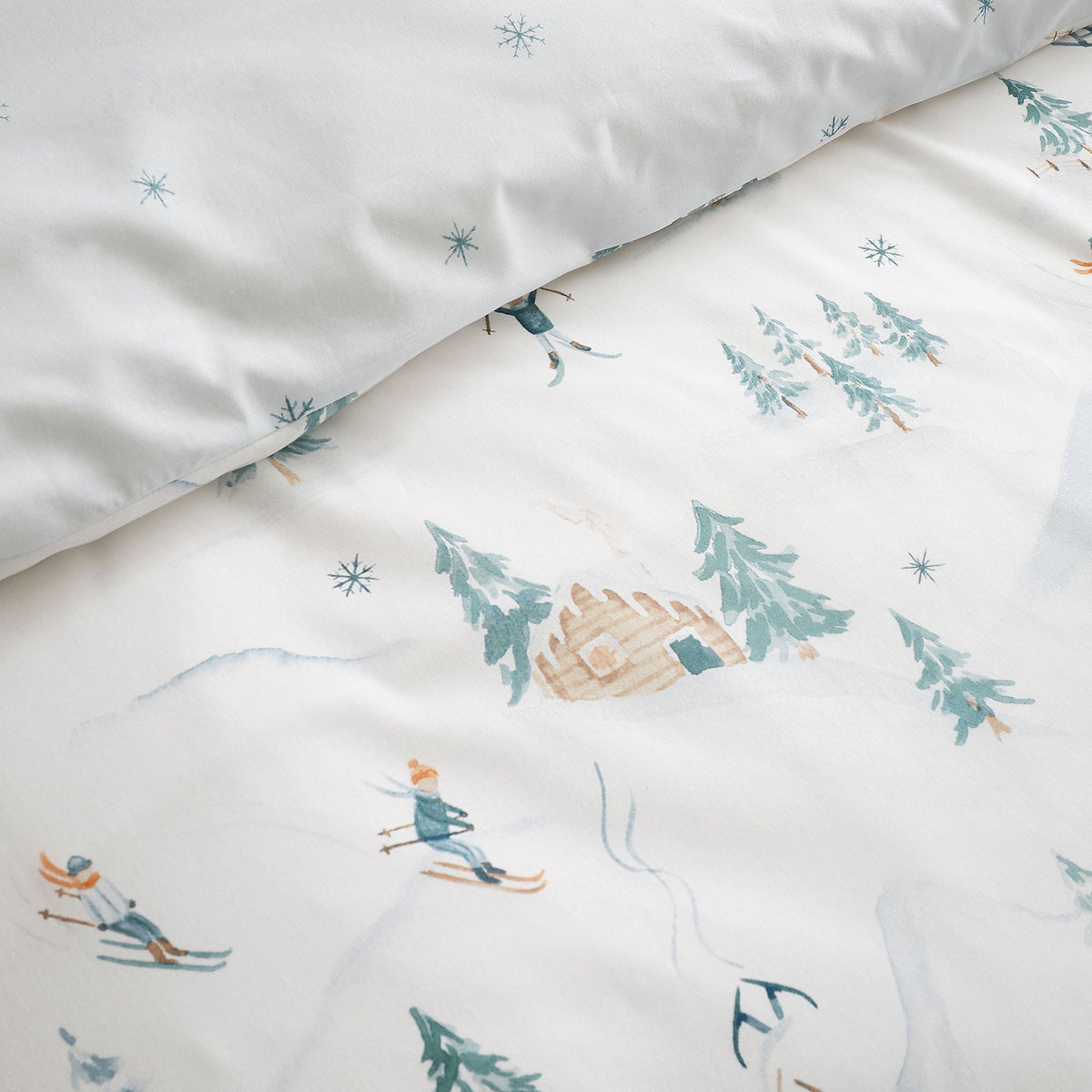 Ski Village Christmas Duvet Cover Set in Natural