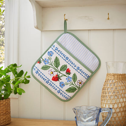 Strawberry Patch Pot Mitt