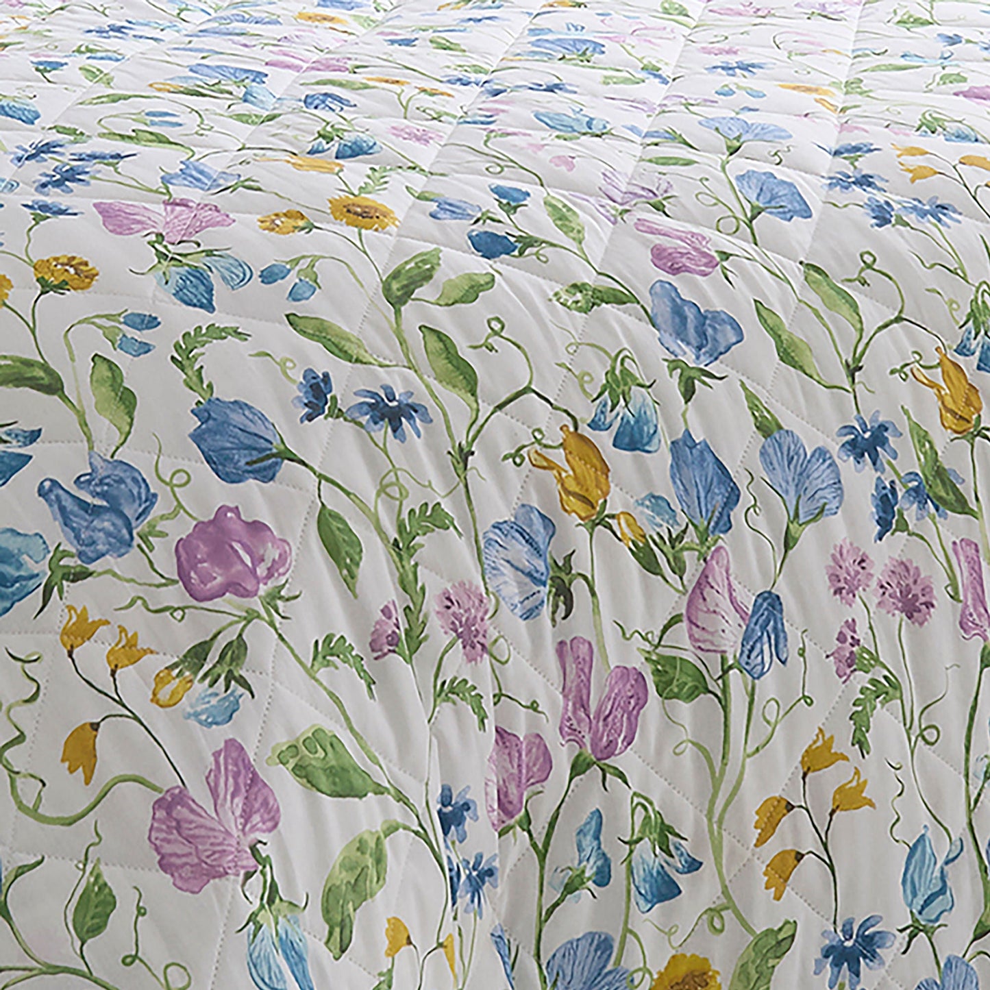 Sweetpea Floral Bedspread in Lilac