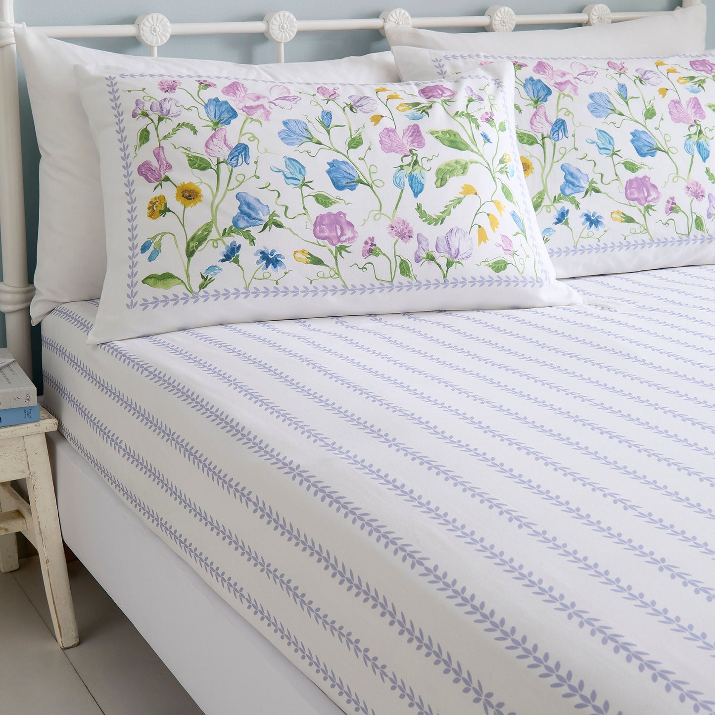 Sweetpea Floral Fitted Bed Sheet in Lilac