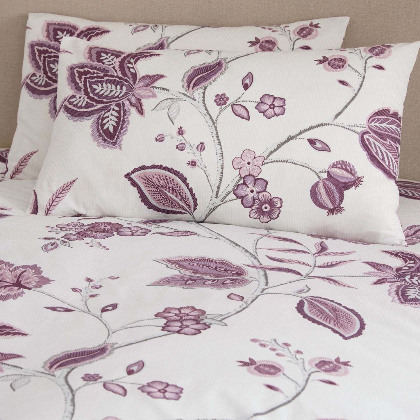 Samira Duvet Cover Set in Plum
