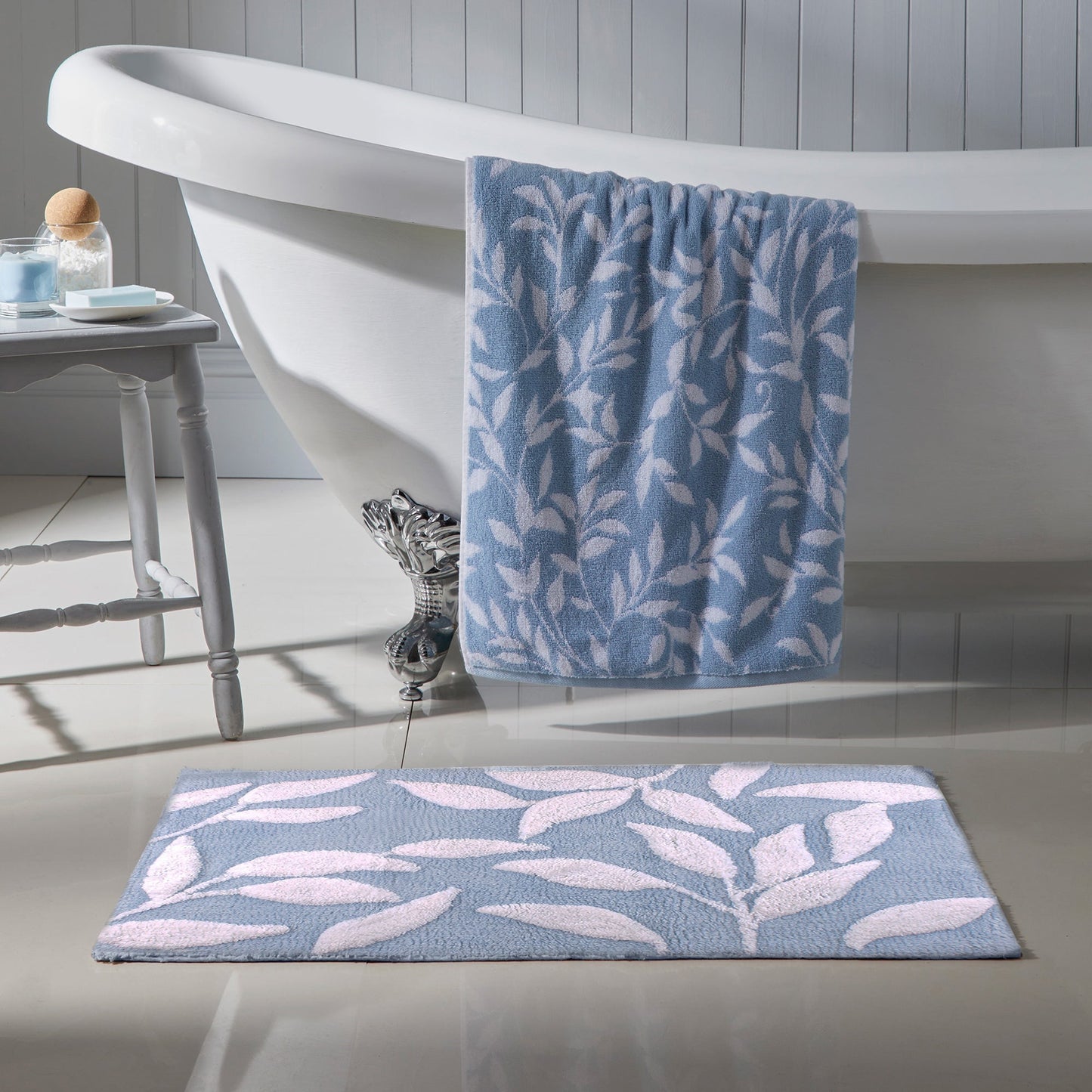 Sandringham Bath Mat in Blue
