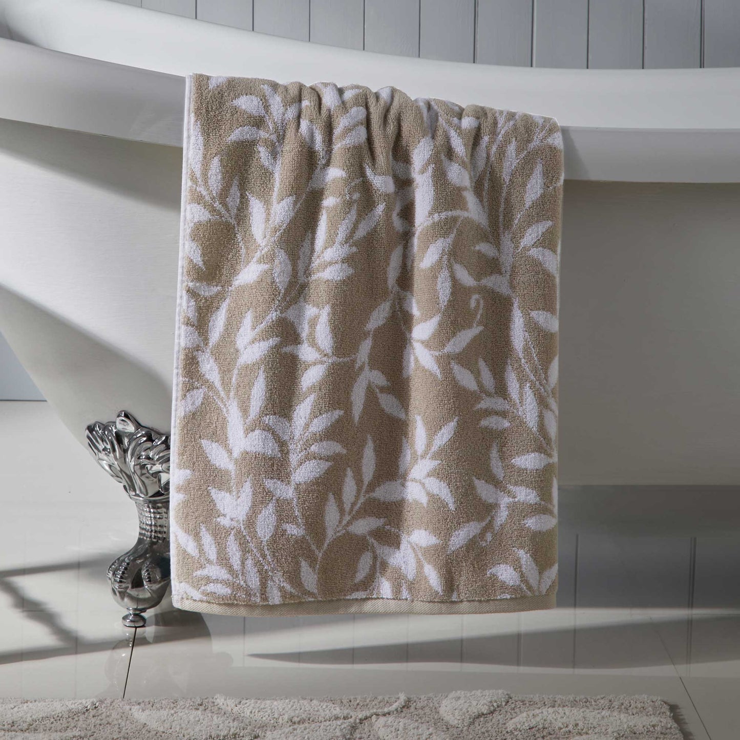 Sandringham Towels in Natural - Hand Towel