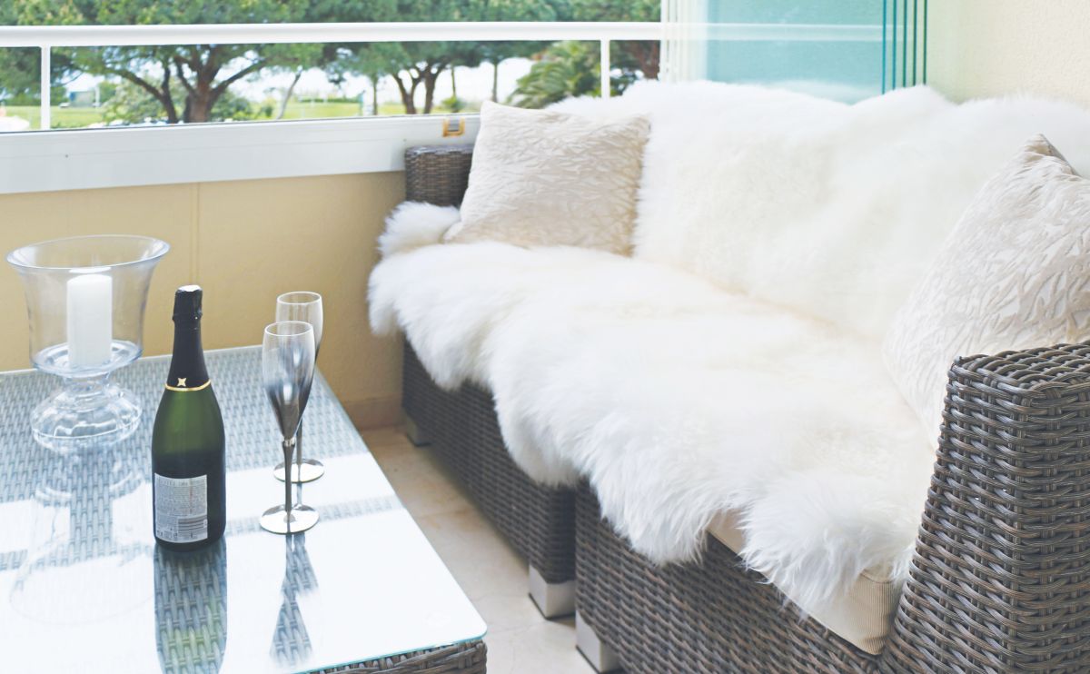 Origins Genuine Sheepskin Berry Quad