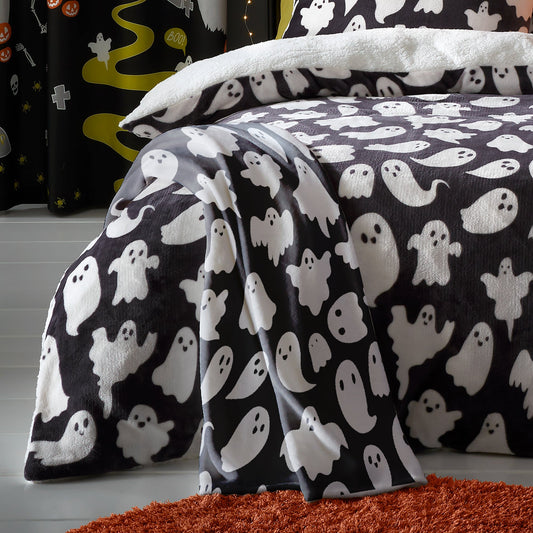 Spooky Ghosts Halloween Throw in Grey