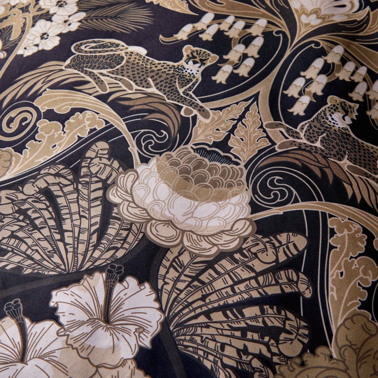 Suburban Jungle Duvet Cover Set in Black/Gold