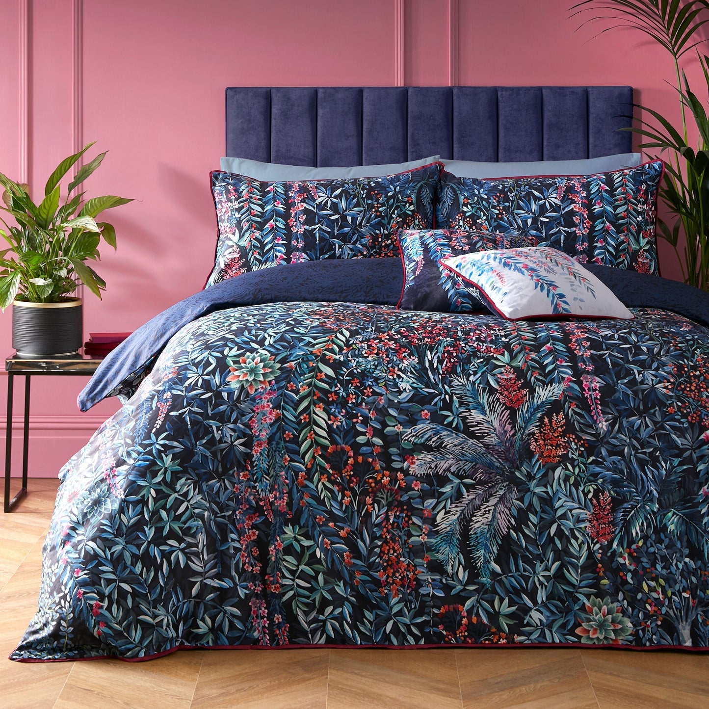 Tessa Duvet Cover Set in Navy