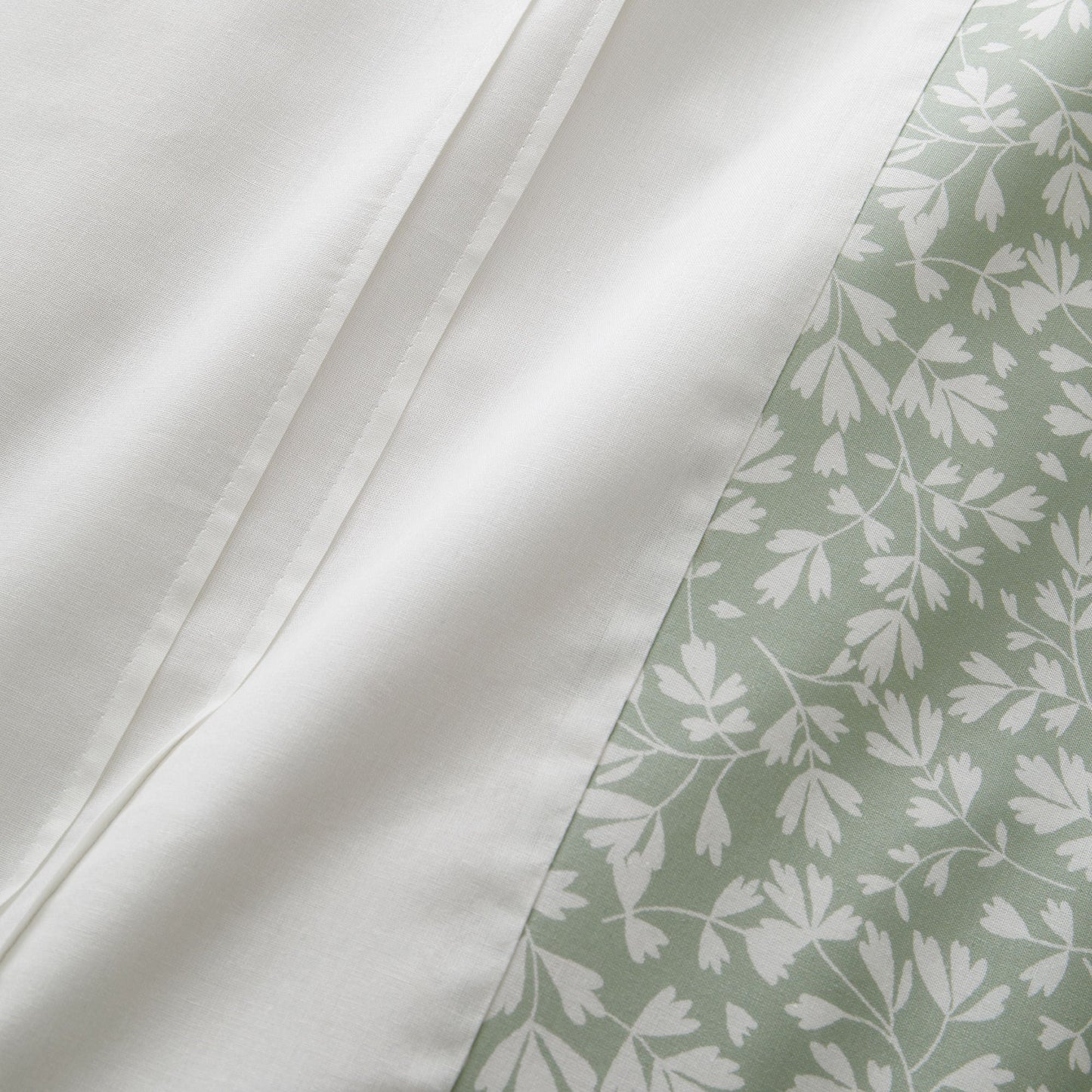 Tess Duvet Cover Set in Green