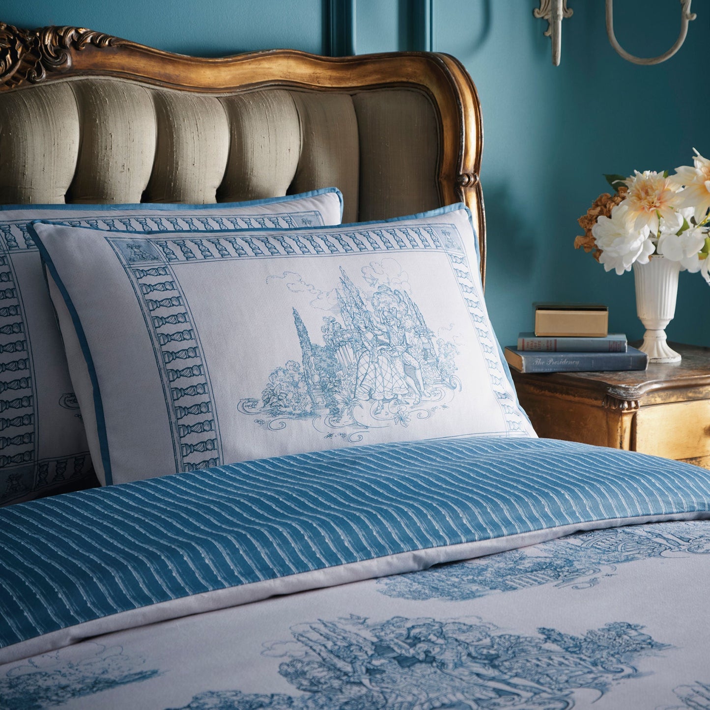 Tuscan Toile Duvet Cover Set in Blue