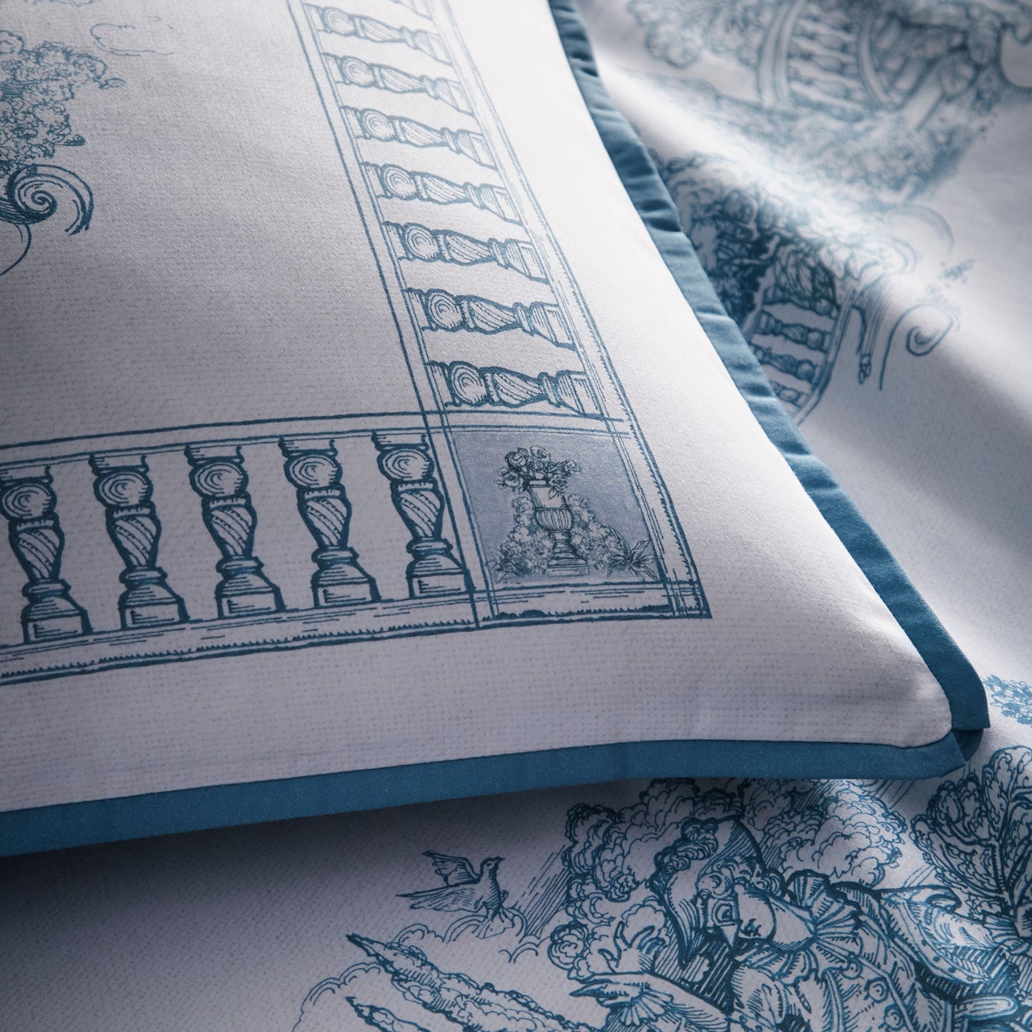 Tuscan Toile Duvet Cover Set in Blue
