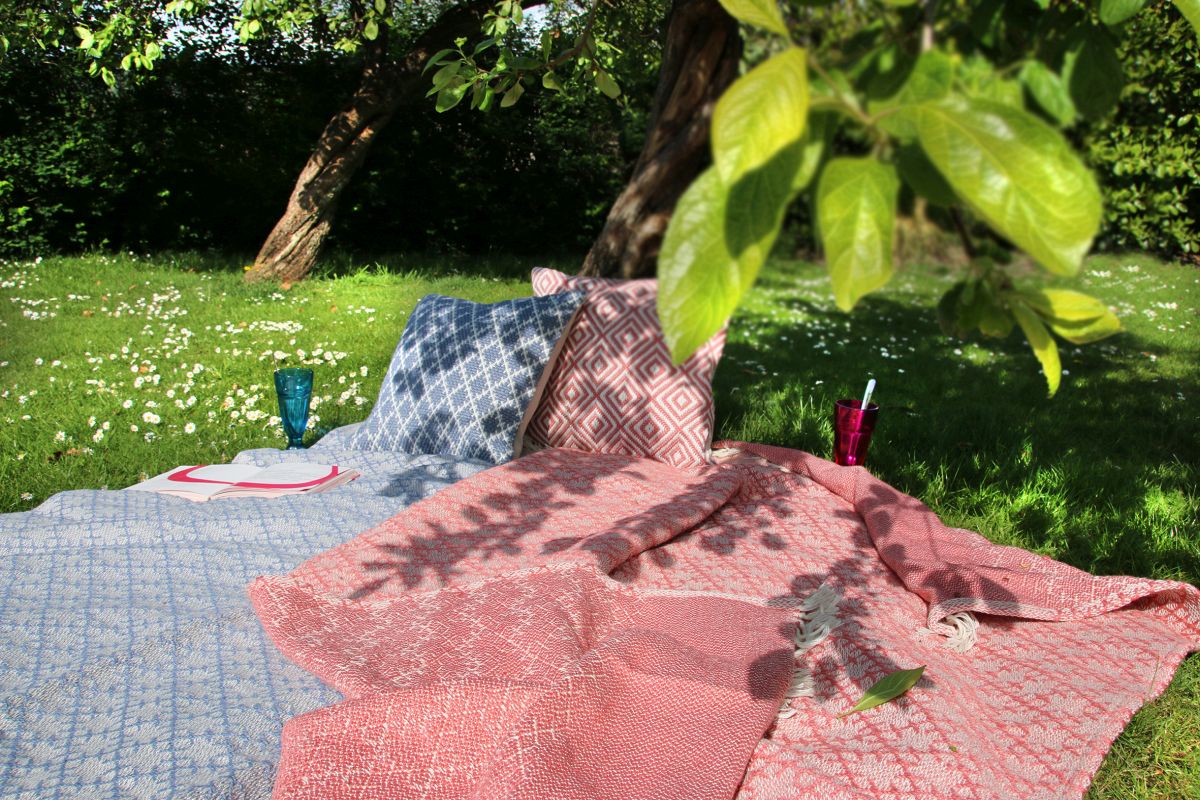 Hug Rug Woven Trellis Rug Coral Pink