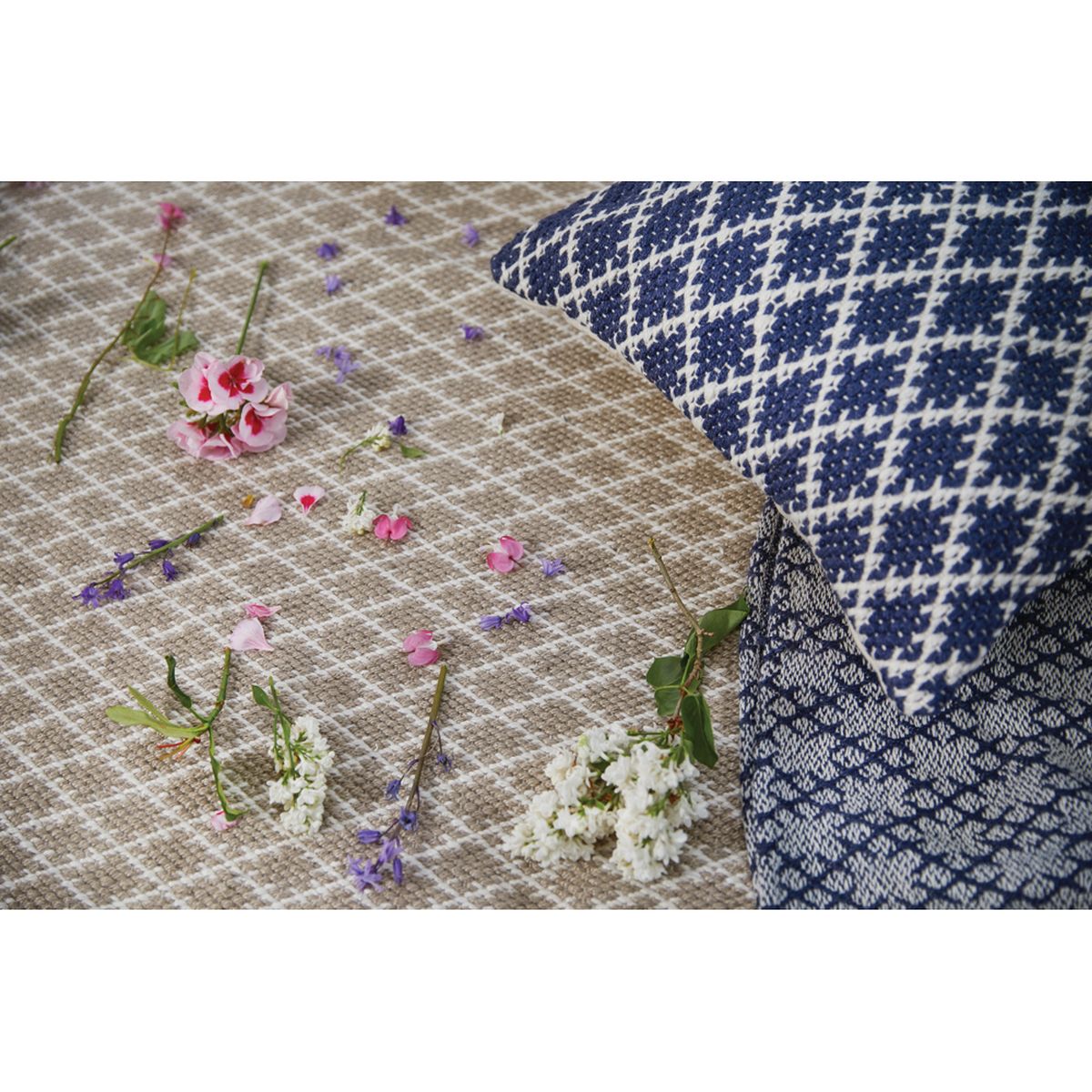Hug Rug Woven Trellis Rug Natural