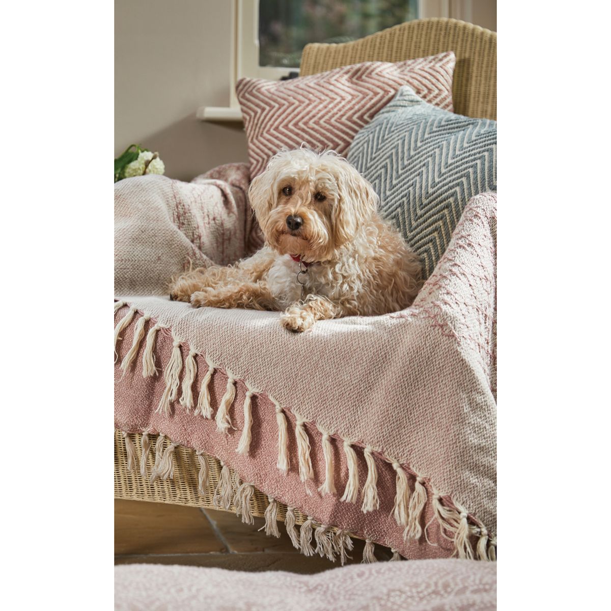 Hug Rug Woven Diamond Throw Rose