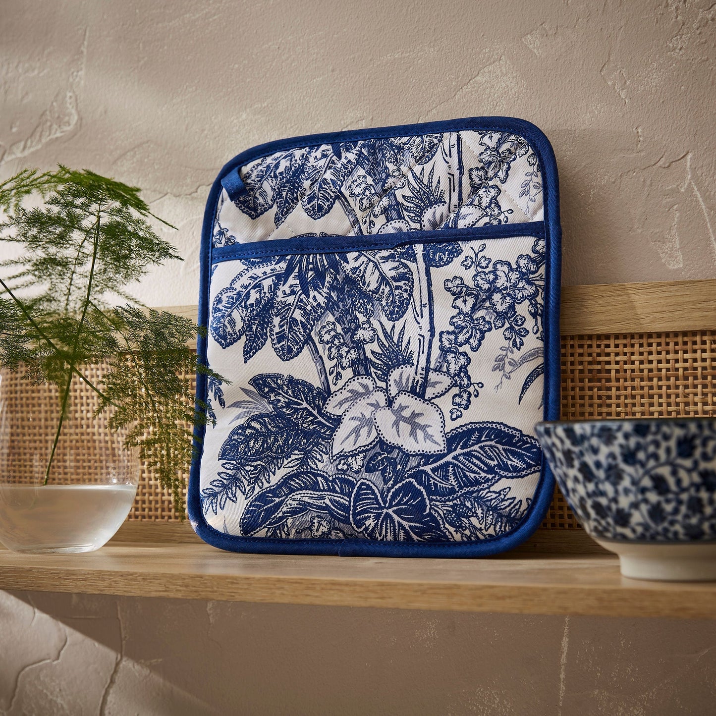 Willow Toile Pot Mitt