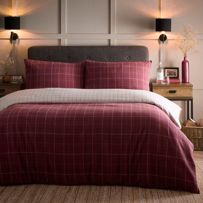 Wynn Duvet Cover Set in Burgundy