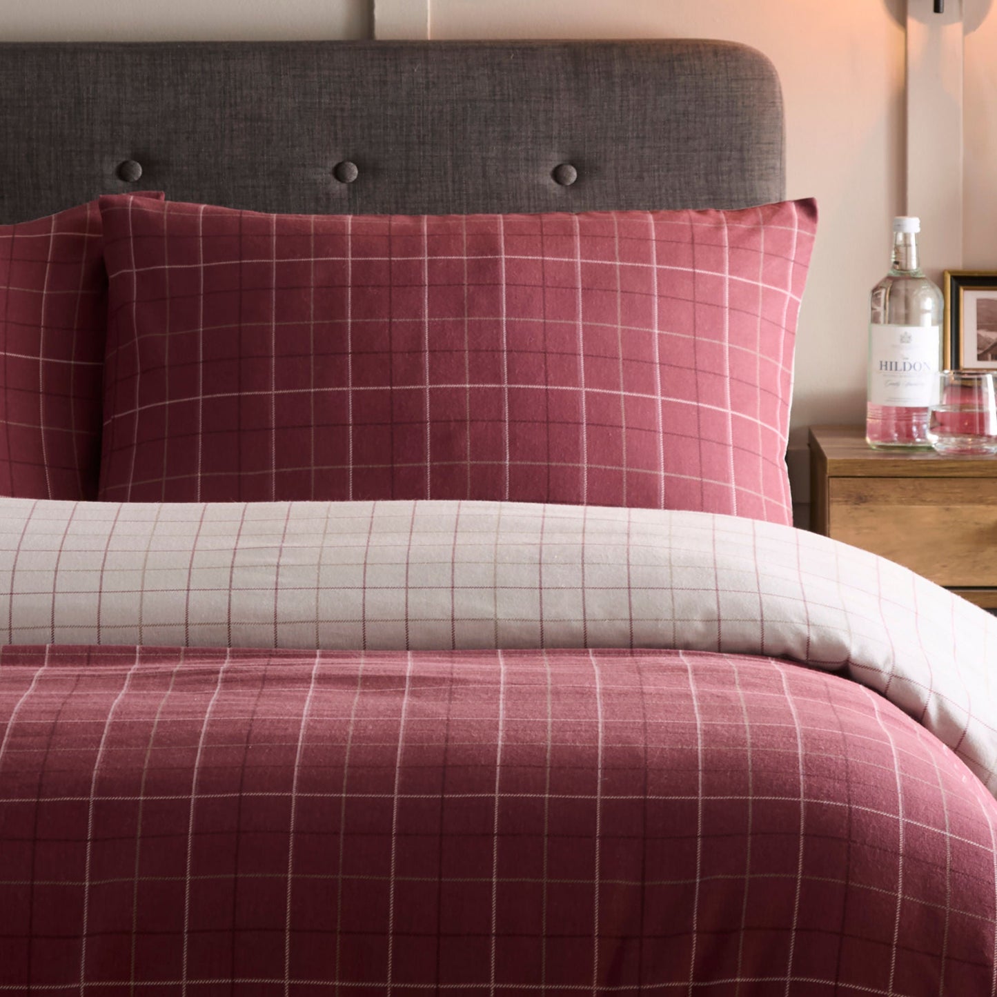 Wynn Duvet Cover Set in Burgundy