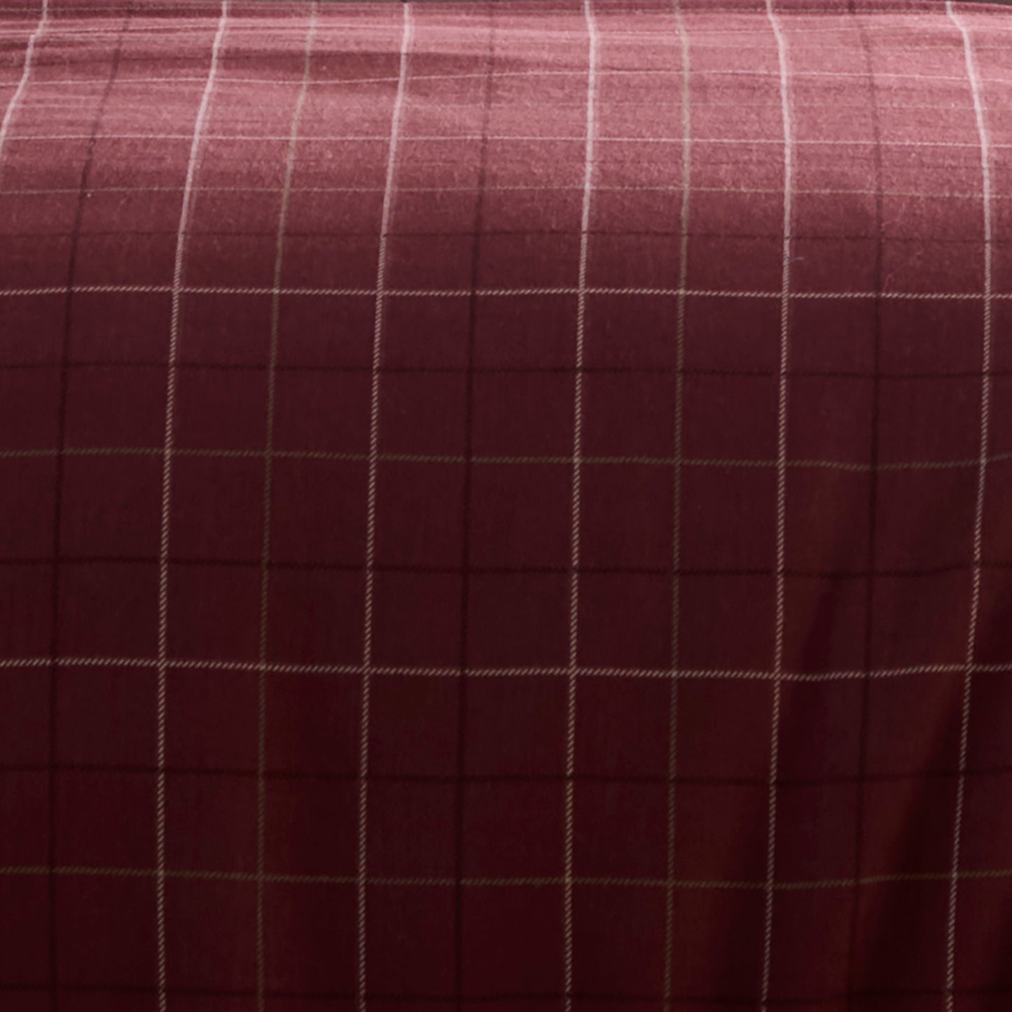 Wynn Duvet Cover Set in Burgundy