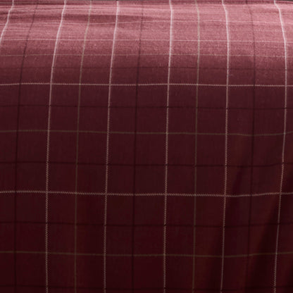 Wynn Duvet Cover Set in Burgundy