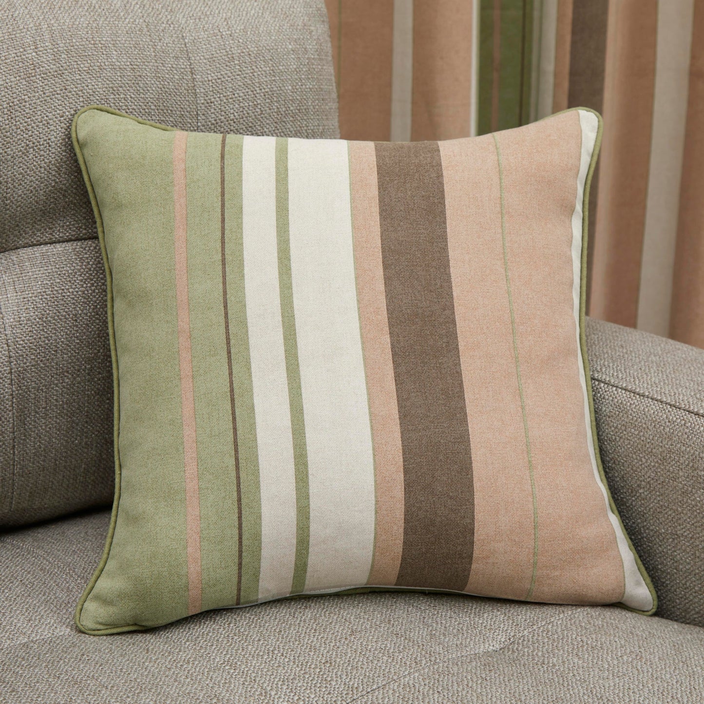 Whitworth Cushion in Green