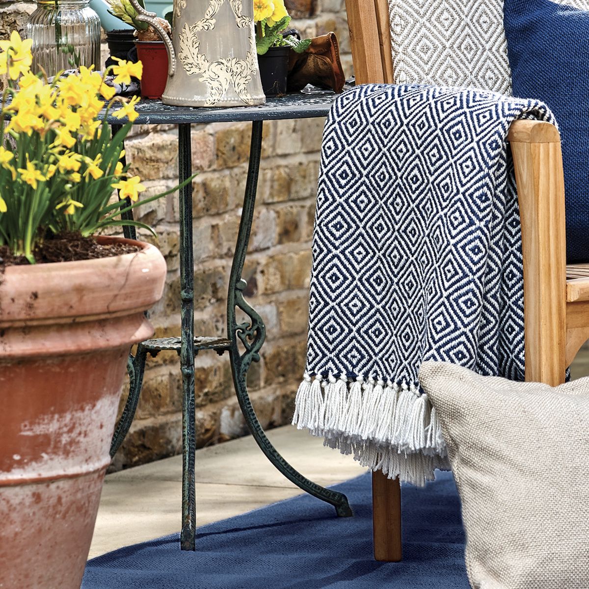 Hug Rug Woven Diamond Throw Navy