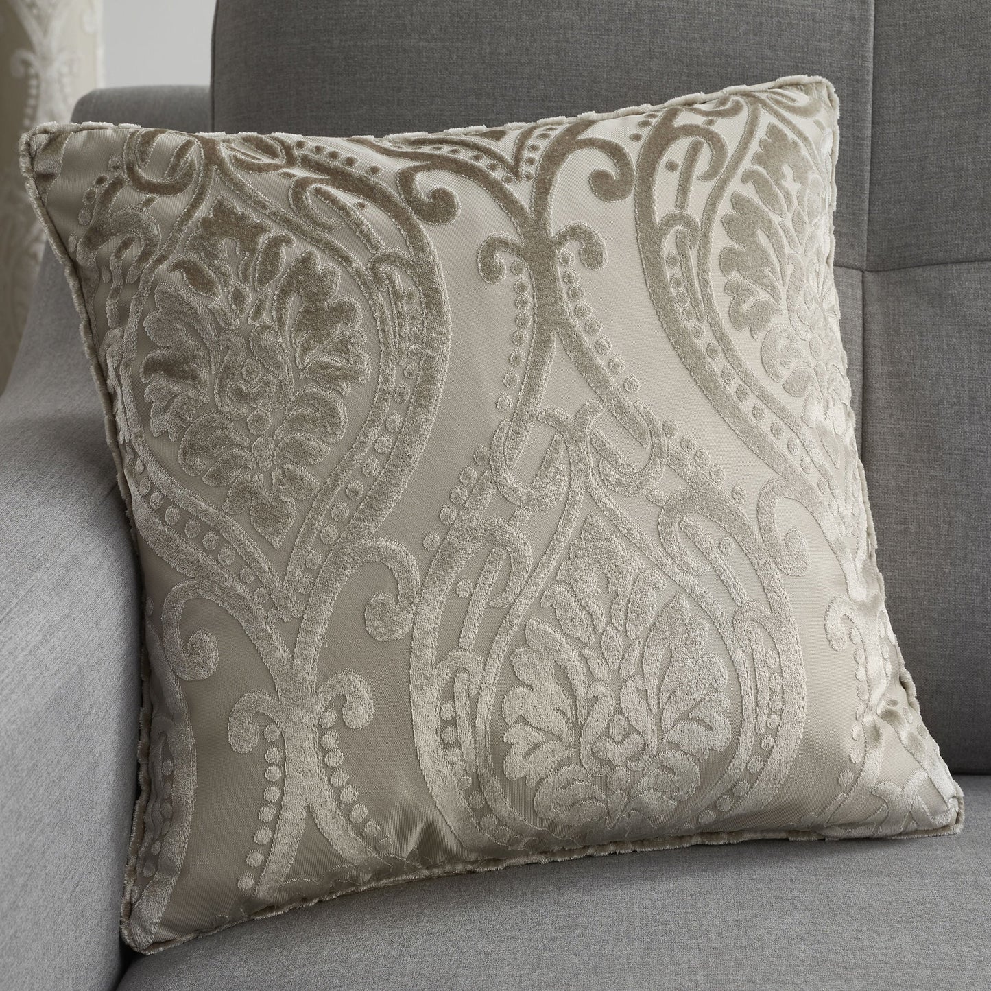Chateau Cushion in Natural