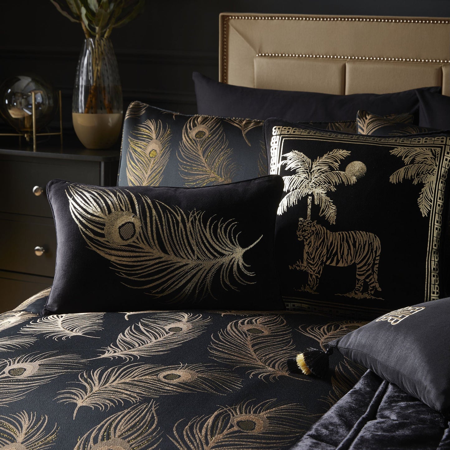 Dandy Duvet Cover Set in Black/Gold