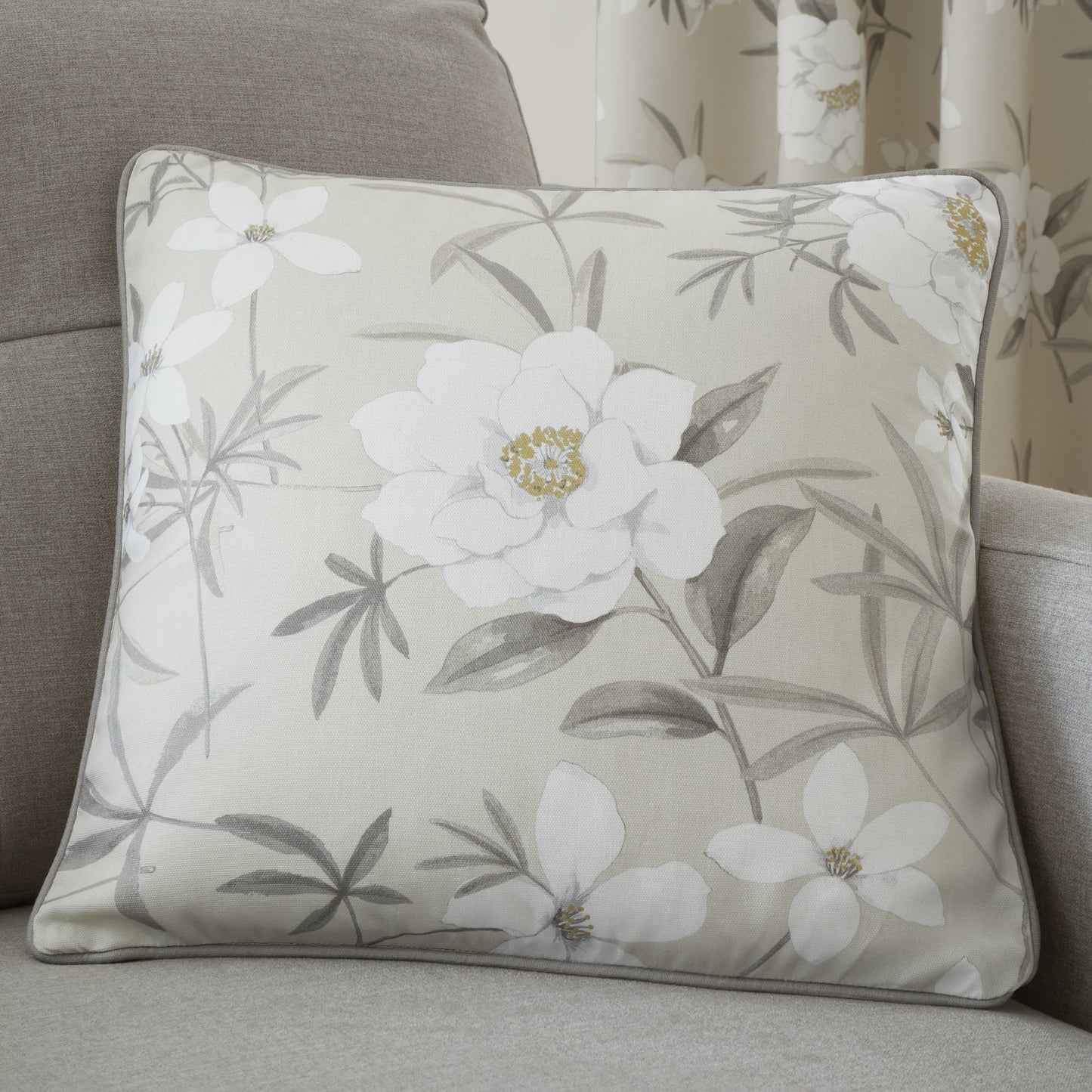 Eve Cushion in Natural