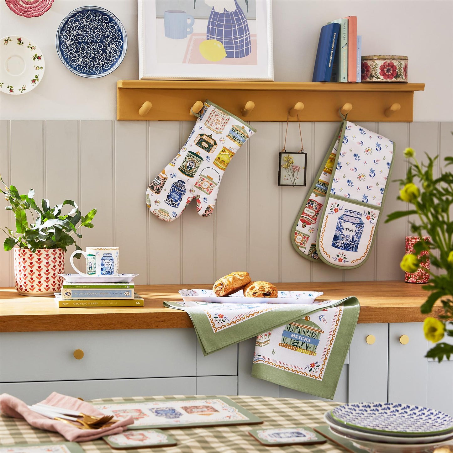 Tea Tins Scatter Tray