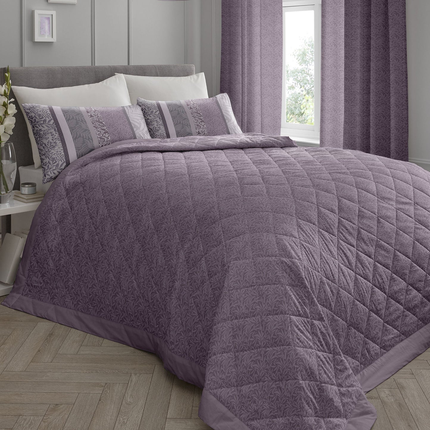 Hanworth Bedspread in Heather