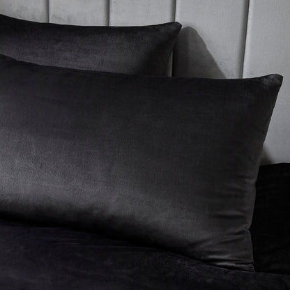 Montrose Duvet Cover Set in Black