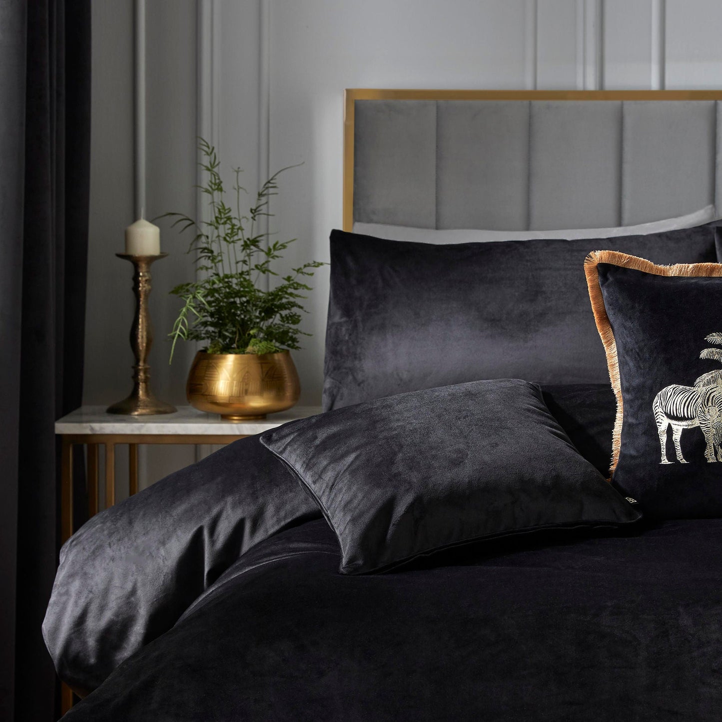 Montrose Duvet Cover Set in Black