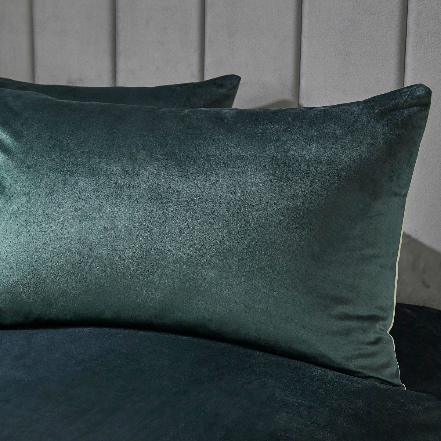 Montrose Duvet Cover Set in Bottle Green