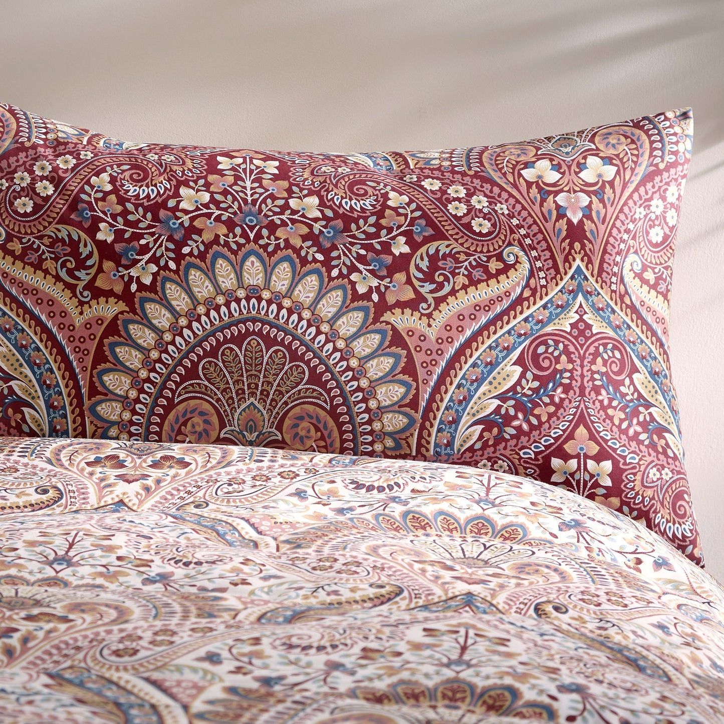 Palais Duvet Cover Set in Multicolour