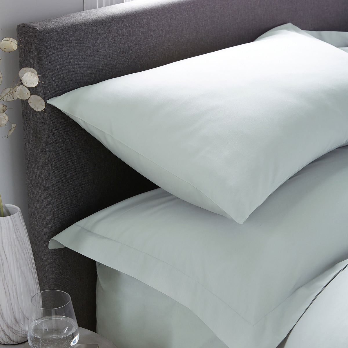 Plain Dyed Pair of Housewife Pillowcases in Green