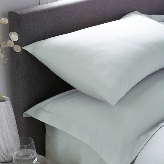 Plain Dyed Pair of Housewife Pillowcases in Green