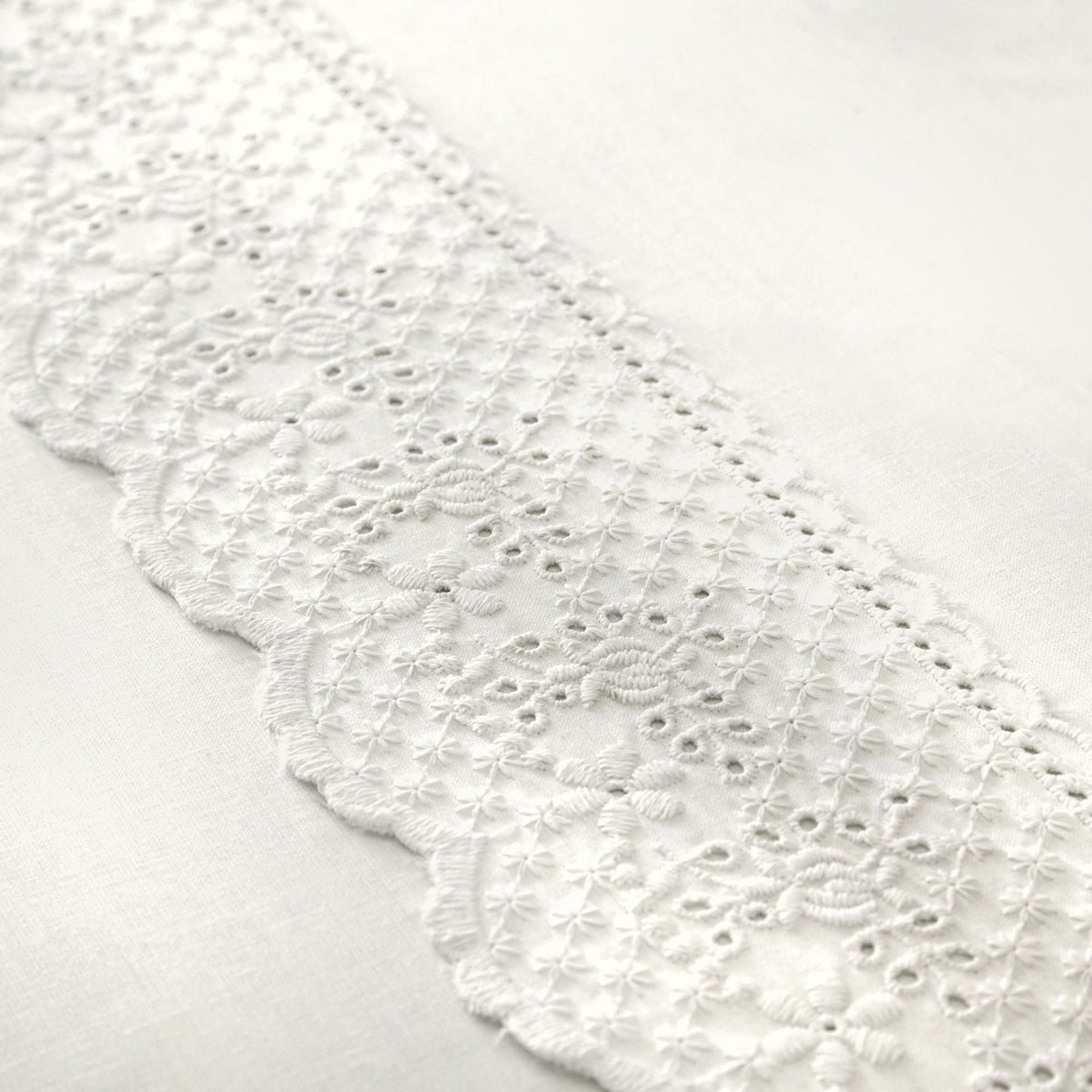 Renaissance Duvet Cover Set in White