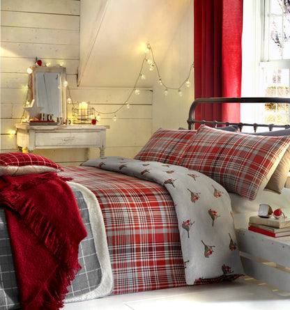Robin Christmas Duvet Cover Set in Red