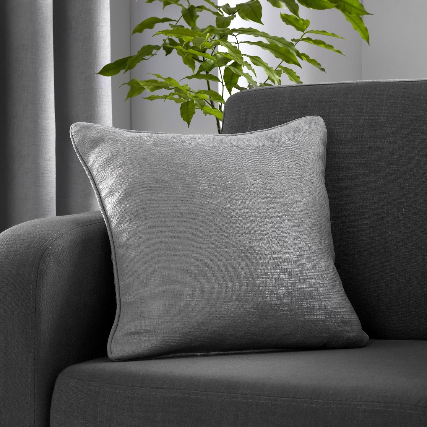 Strata Cushion in Silver